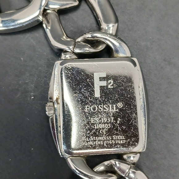 FOSSIL Stainless Steel Links Crystal Accents Rounded Square Watch Like New - Picture 6 of 16